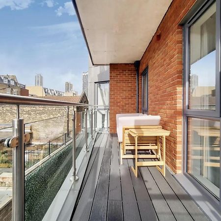 Luxury 2 Bed 2 Bath With Balcony New Build Apartment *South Central London* Dış mekan fotoğraf
