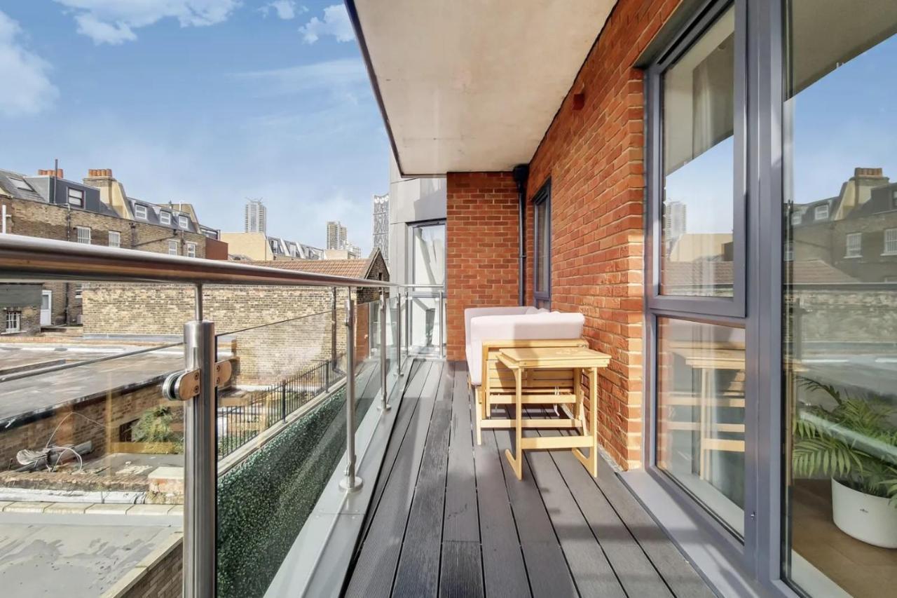 Luxury 2 Bed 2 Bath With Balcony New Build Apartment *South Central London* Dış mekan fotoğraf